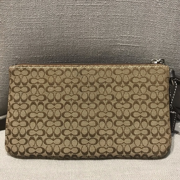 Coach signature soho buckle wristlet in brown - Picture 4 of 11